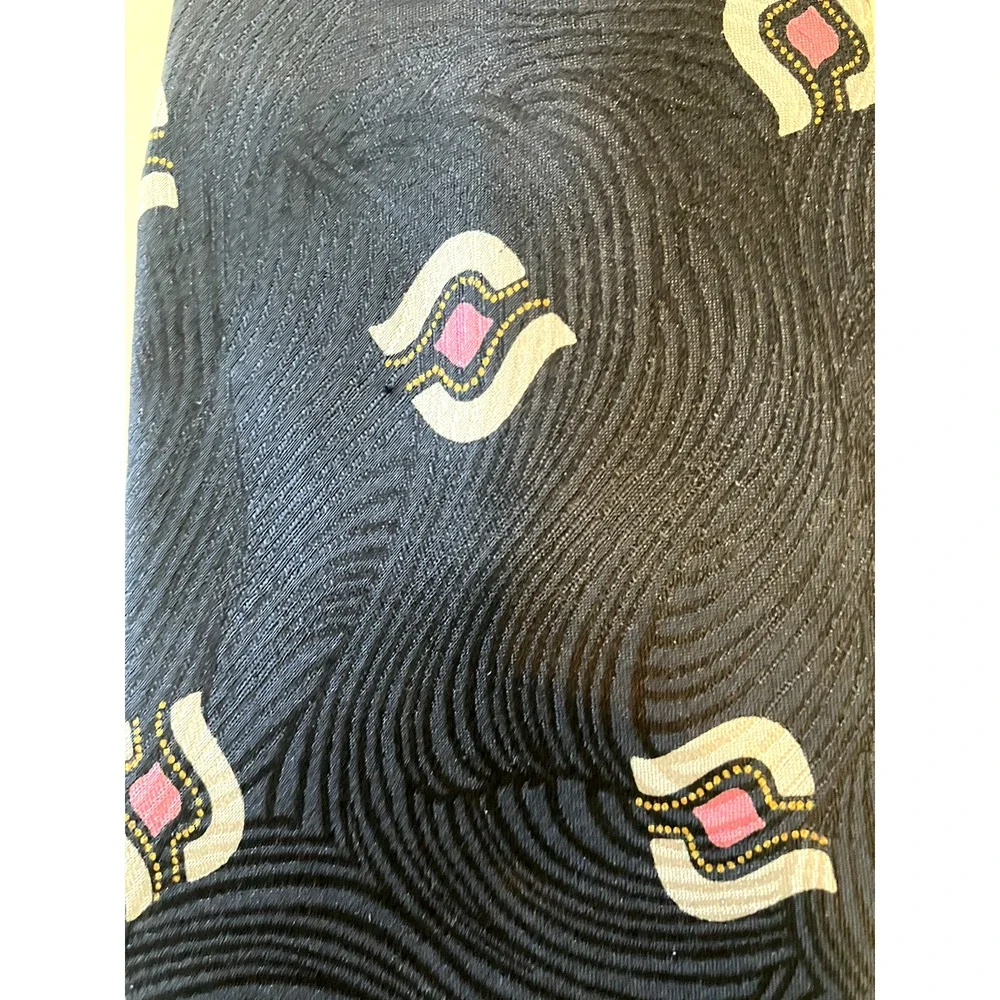 Retro Giorgio Armani Mens Silk Tie Black w Abstract Silver Pink Pattern 3.5 x 59